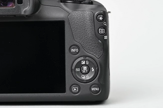 入门微单新标杆实测：轻便高画质，摄影新手首选(图9)