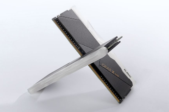 电竞超频内存深度评测：RGB灯效与性能极限解析(图7)