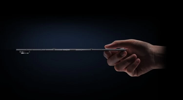 三折叠屏如何重塑移动体验？纤薄巨幕与AI生态的完美融合(图2)