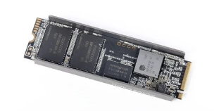 RGB灯效电竞固态硬盘评测：散热性能与读写速度实测分析(图6)