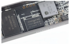 RGB灯效电竞固态硬盘评测：散热性能与读写速度实测分析(图9)