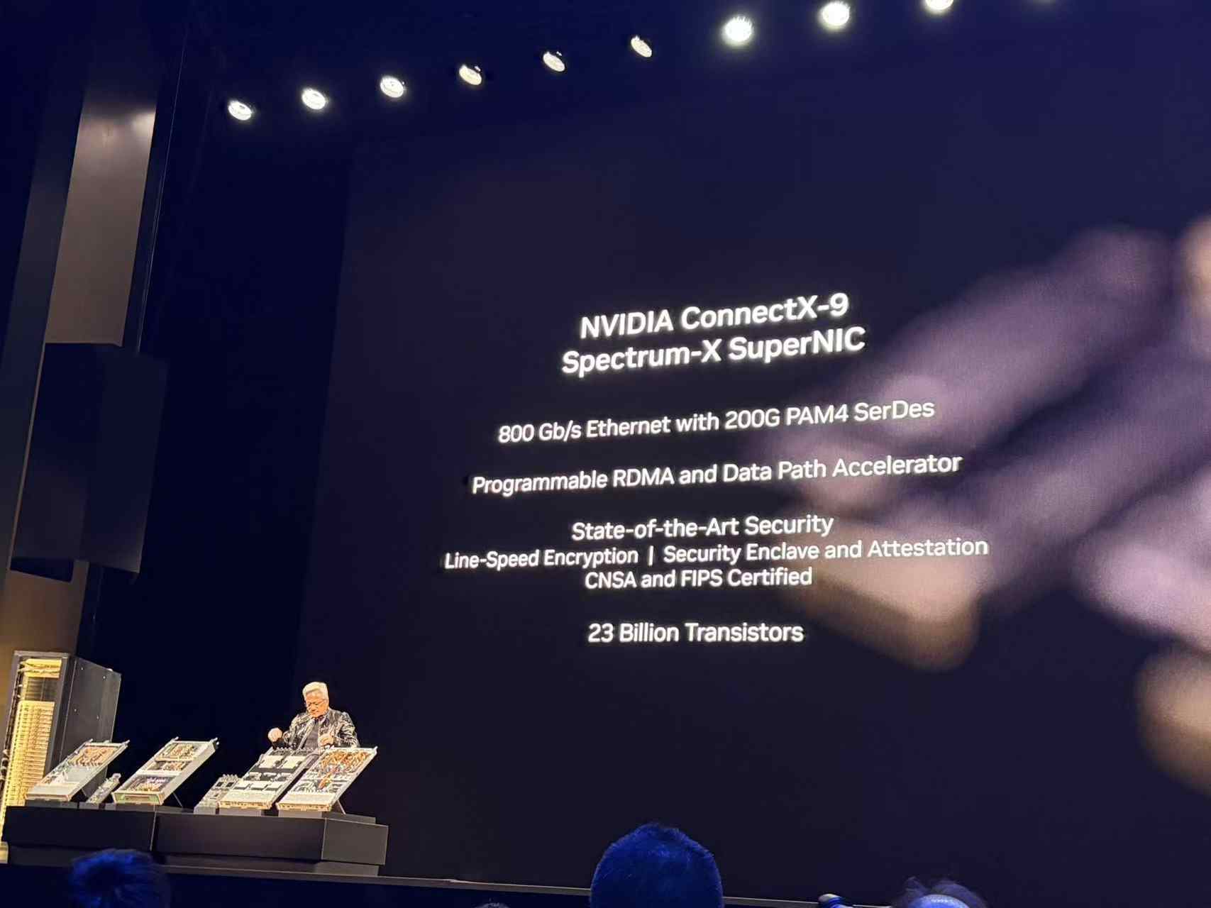 黄仁勋CES演讲揭示AI未来十年发展方向(图18)