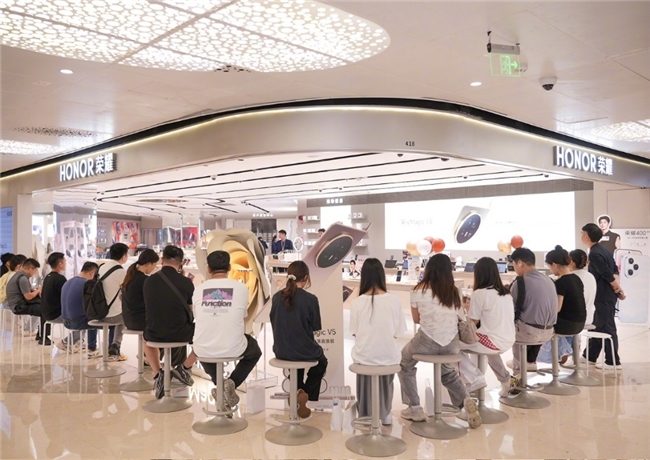 全球最薄折叠屏手机的创新突破与对比分析(图2)