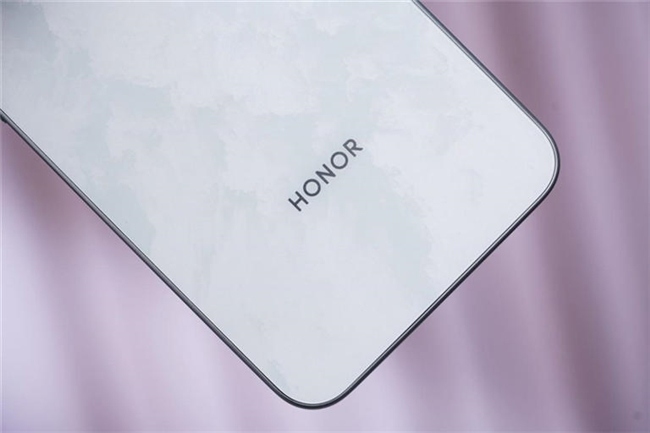 千元机性价比巅峰对决！续航三防性能全面升级(图1)