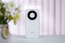 送父母实用手机推荐：续航耐用护眼操作简便(图1)