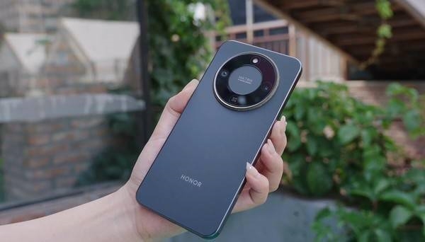 送父母高性价比手机推荐：耐用性与续航兼顾(图1)