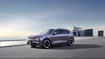 岚图FREE+上市，全系搭载英得尔车载冰箱(图1)