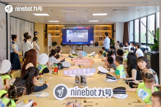 暑期亲子交通安全体验活动点燃家庭安全意识(图3)