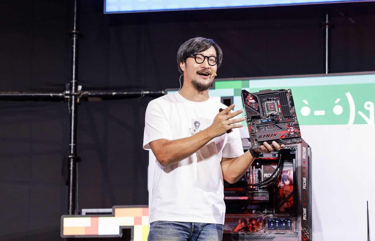ROG X870主板新品亮相BW2025 梦幻破次元体验升级