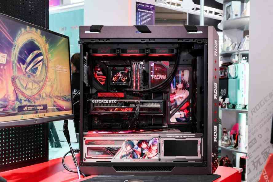 ROG X870主板新品亮相BW2025 梦幻破次元体验升级(图4)
