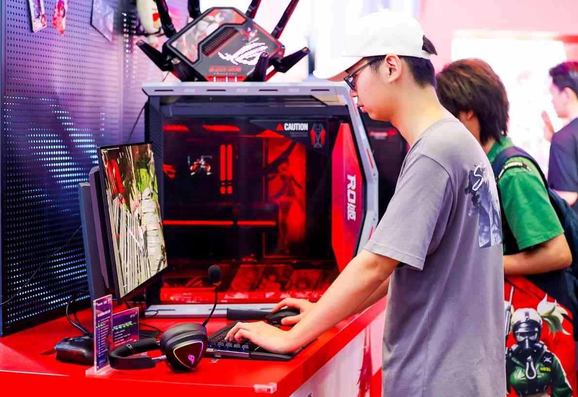 BW2025 ROG玩+乐园引爆次元狂欢(图6)