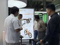 缅甸政商代表团考察重庆绿源 共商绿色交通合作(图2)