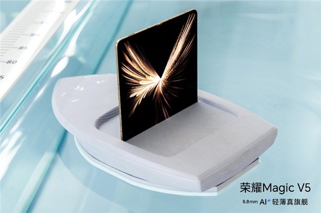 折叠屏手机轻薄性能巅峰对决