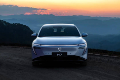 安全与颜值兼具！2025款东风奕派007领衔10-15万新能源轿车优选(图2)