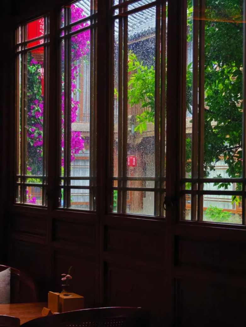 庭院时光，静谧与诗意的栖息之所(图3)