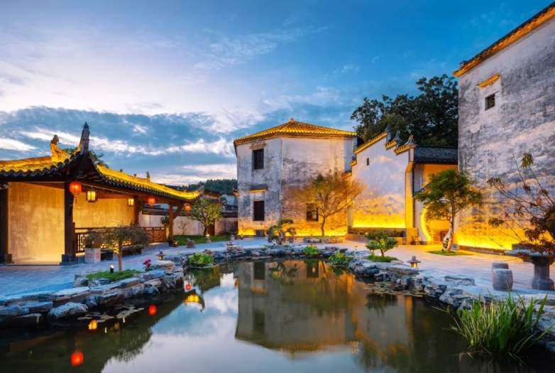 黄山西递古村徽派民宿，推窗尽览江南旧梦与诗意栖居(图2)