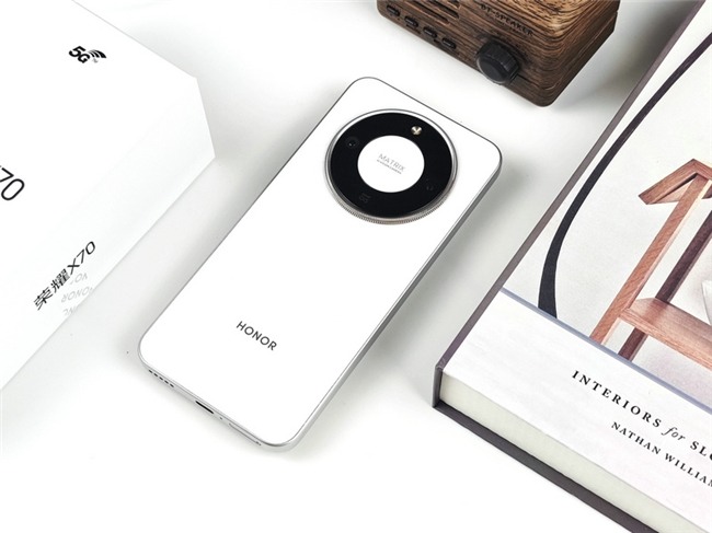 2025最强续航手机 荣耀X70 8300mAh电池 IP69K防水(图2)