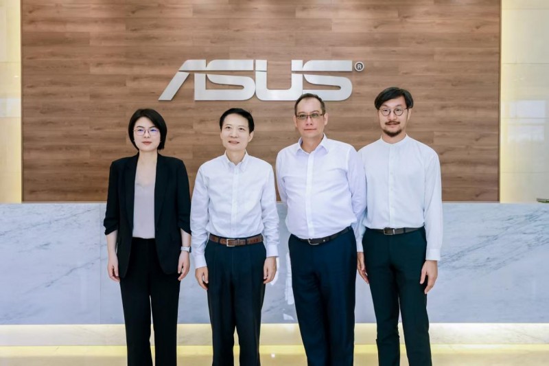 华硕AI应用交流活动在上海举行