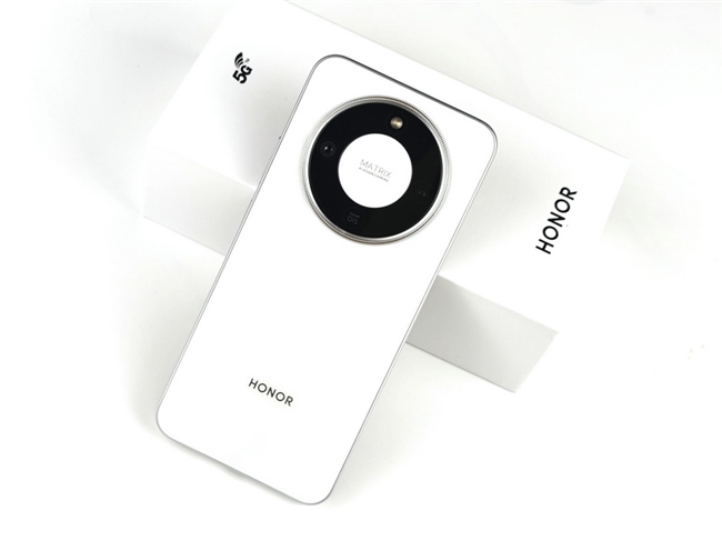 荣耀X70：外卖员必备手机，续航抗摔防水全能王