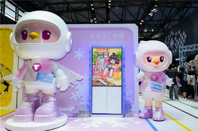 TCL亮相2025ChinaJoy 全场景电竞显示与智慧终端创新展示(图2)