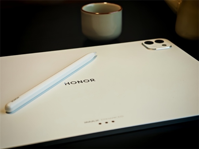 2025最佳AI平板选购指南 荣耀MagicPad 3领衔