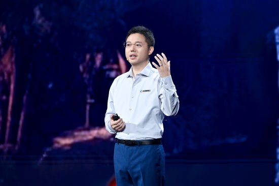 AI云平台升级打造数字员工与智能应用｜最新技术解析