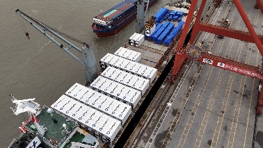 储能行业新标杆：出货量突破100GWh全攻略(图2)