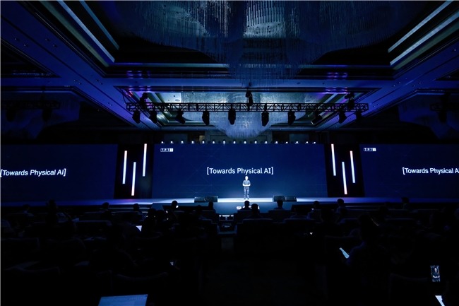 工业AI超级大脑重塑生产范式｜高质量发展新动能(图2)