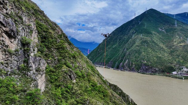 高山运输新突破｜运载无人机破解复杂地形难题