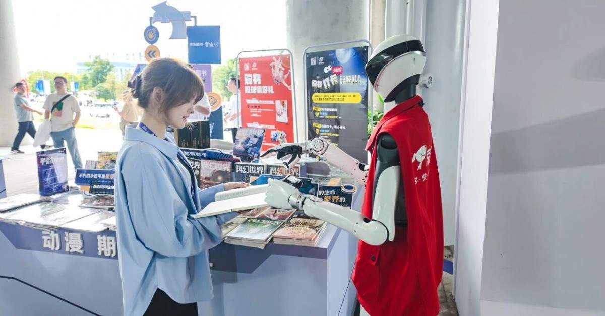 星动Q5成会展全能担当｜智能机器人引流带货新玩法(图3)