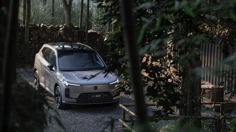 沃尔沃销量稳健增长，全新XC70上市为新能源SUV注入新动能｜车型解读(图1)