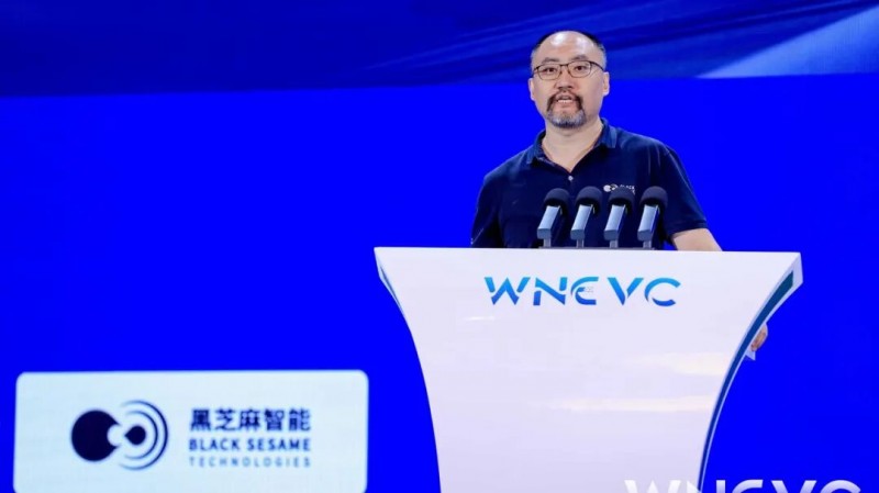 端侧AI芯片创新推动智能汽车与机器人发展(图1)