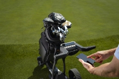 NAVEE助力成都高协联盟赛，智能球包车捐赠赋能青少年公益｜公益案例(图2)