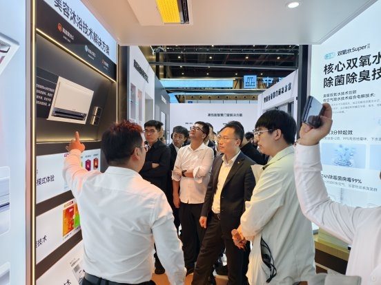 奥普智能科技携手华润置地亮相2025武汉智博会，共筑“好房子”新标杆(图8)