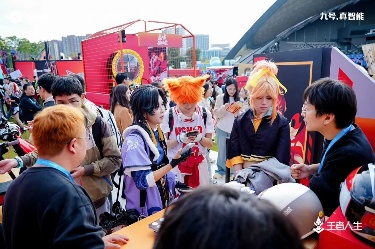 《王者荣耀》10周年，九号携手年轻人，感受“王者坐驾”新体验(图1)