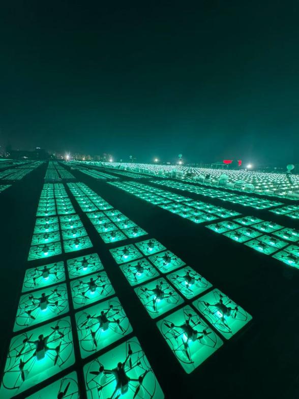 “单台电脑控制最多无人机”与“无人机发射最多烟花”：高巨创新吉尼斯双纪录定义低空表演新范式(图10)