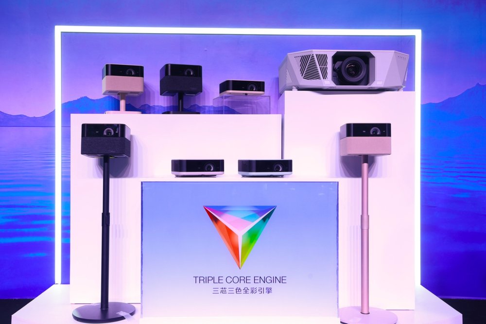 光影科技治愈“数字疲劳” 爱普生“三芯三色全彩引擎”开启家用投影新时代(图1)