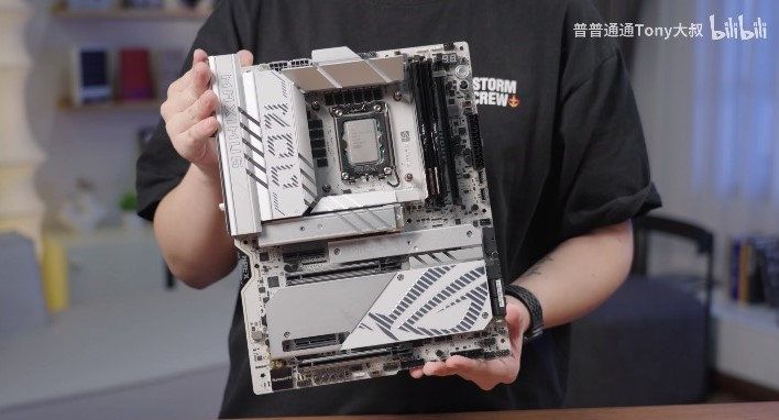 DDR5-13322超频记录主板性能解析｜超频神器全攻略(图8)
