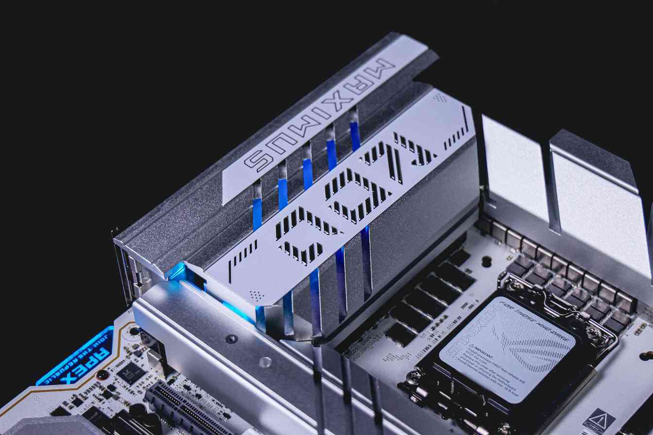 DDR5-13322超频记录主板性能解析｜超频神器全攻略(图9)