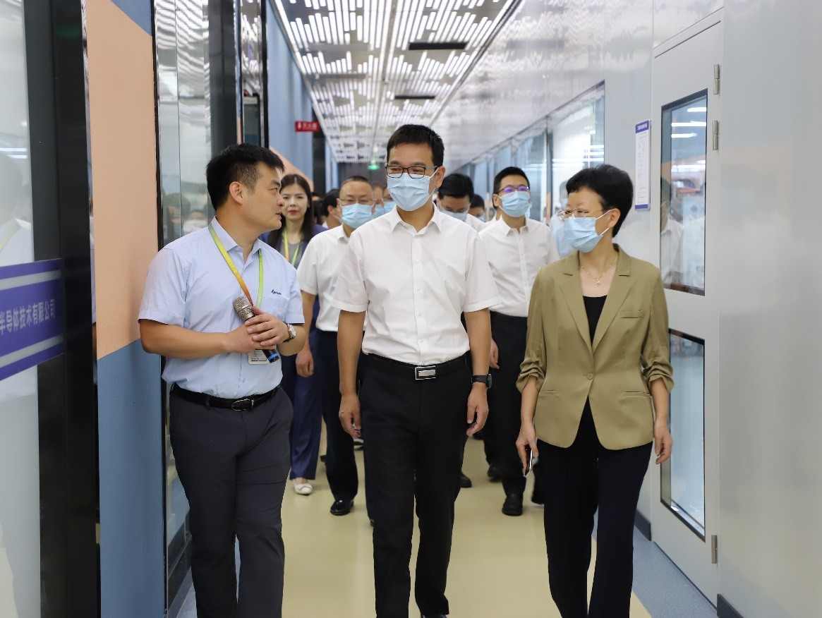 滨江区委书记章登峰，富阳区委书记吴玉凤莅临朗迅科技调研(图2)