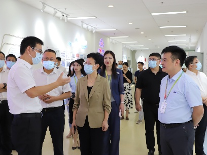 滨江区委书记章登峰，富阳区委书记吴玉凤莅临朗迅科技调研(图4)
